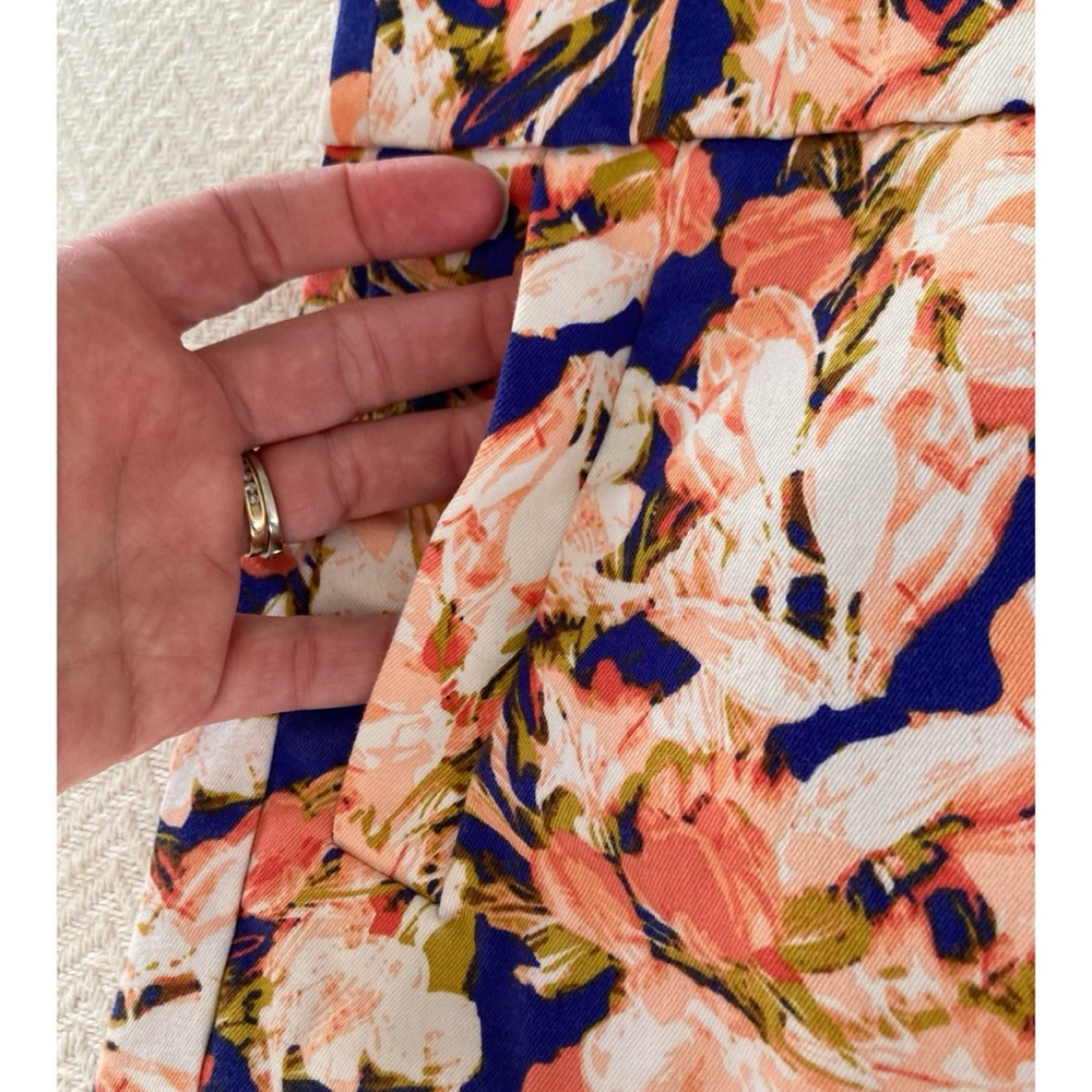 J. Crew Floral Mid-Rise Chino Shorts Size 12 5β Inseam - Picture 5 of 13